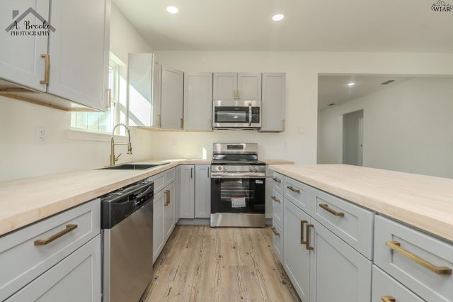 3207 HOLLYWOOD AVENUE, Wichita Falls, TX 76309