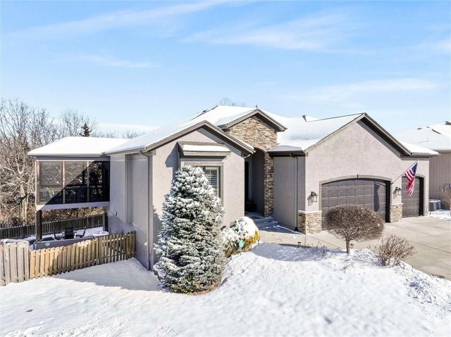 8411 Houston Street, Lenexa, KS 66227