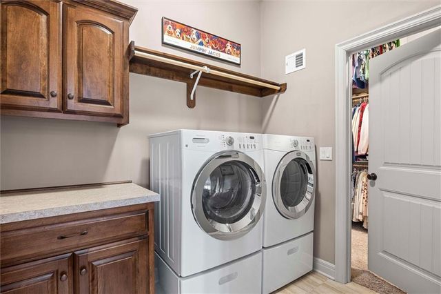 8411 Houston Street, Lenexa, KS 66227