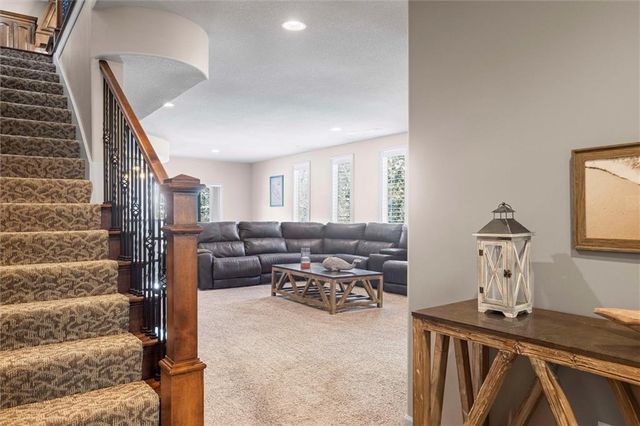 8411 Houston Street, Lenexa, KS 66227