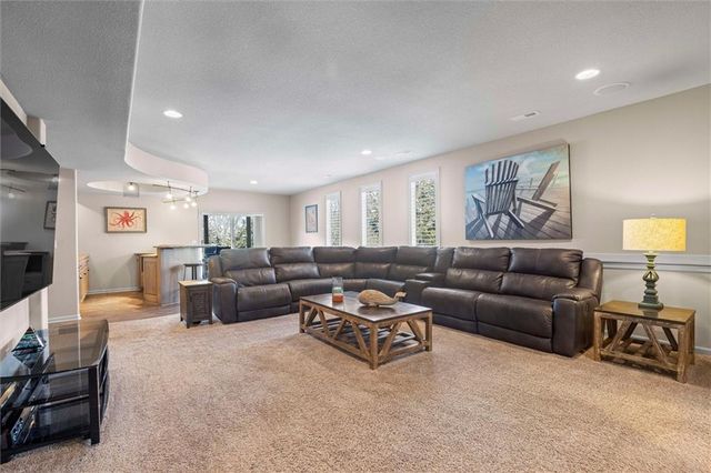 8411 Houston Street, Lenexa, KS 66227