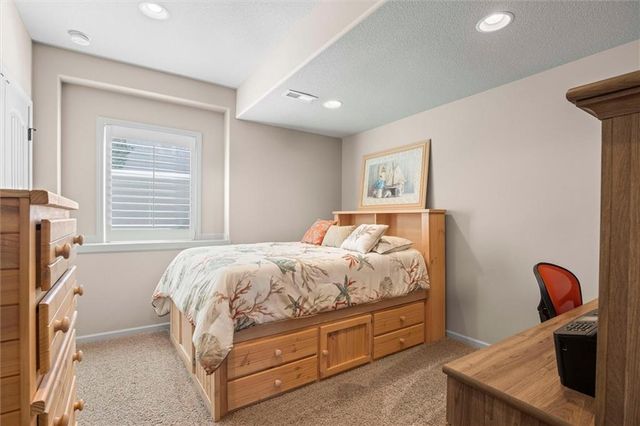 8411 Houston Street, Lenexa, KS 66227