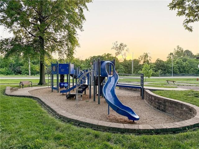 8411 Houston Street, Lenexa, KS 66227