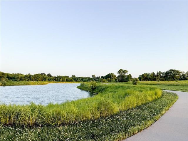 8411 Houston Street, Lenexa, KS 66227