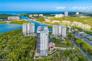 425 Cove Tower DR 504, Naples, FL 34110