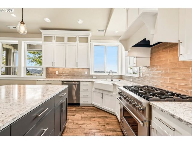 17547 CHERRY Ct, Lake Oswego, OR 97034
