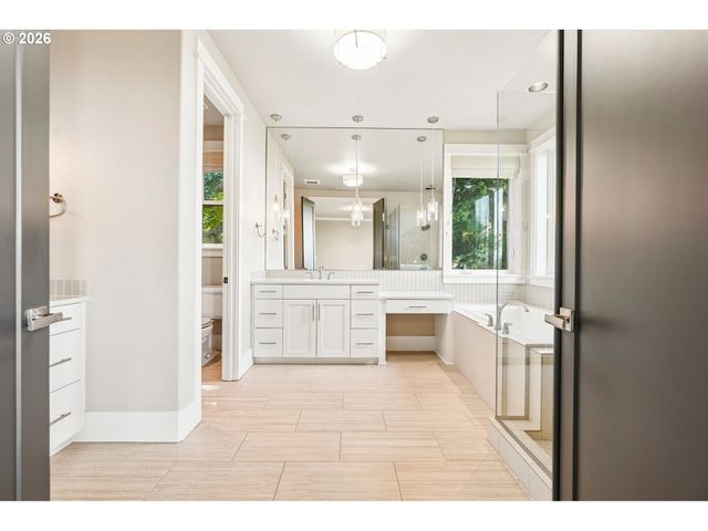 17547 CHERRY Ct, Lake Oswego, OR 97034