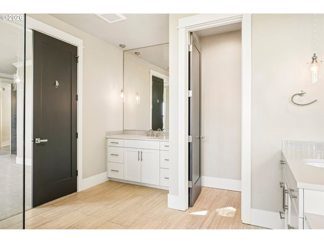 17547 CHERRY Ct, Lake Oswego, OR 97034