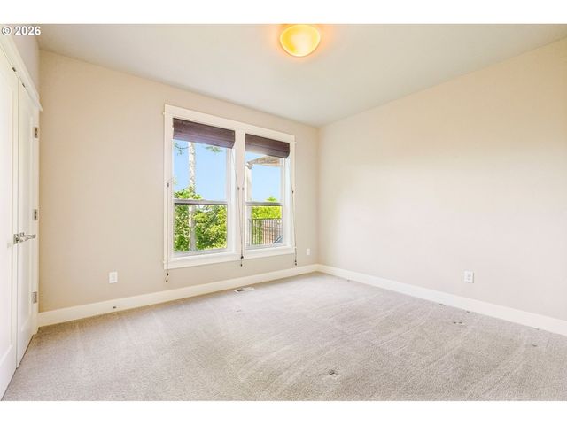 17547 CHERRY Ct, Lake Oswego, OR 97034