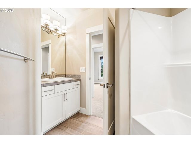 17547 CHERRY Ct, Lake Oswego, OR 97034