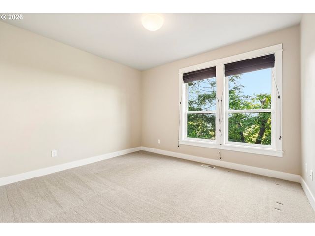 17547 CHERRY Ct, Lake Oswego, OR 97034