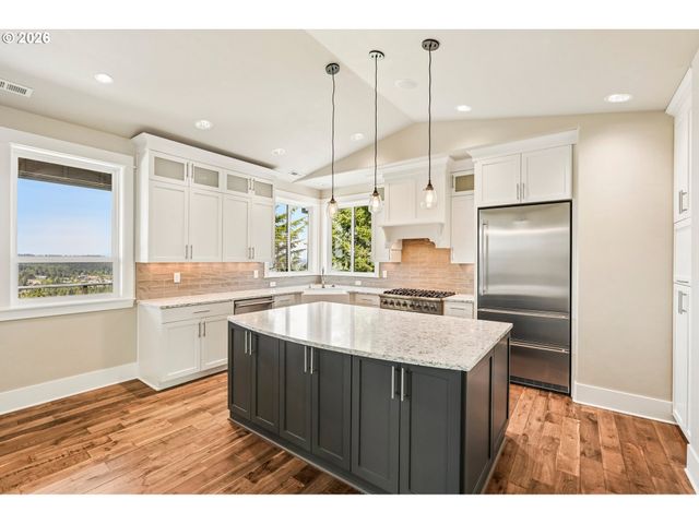 17547 CHERRY Ct, Lake Oswego, OR 97034