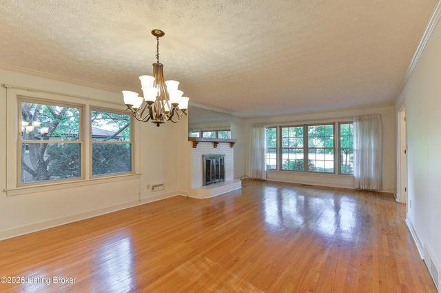 6312 Limewood Cir, Louisville, KY 40222
