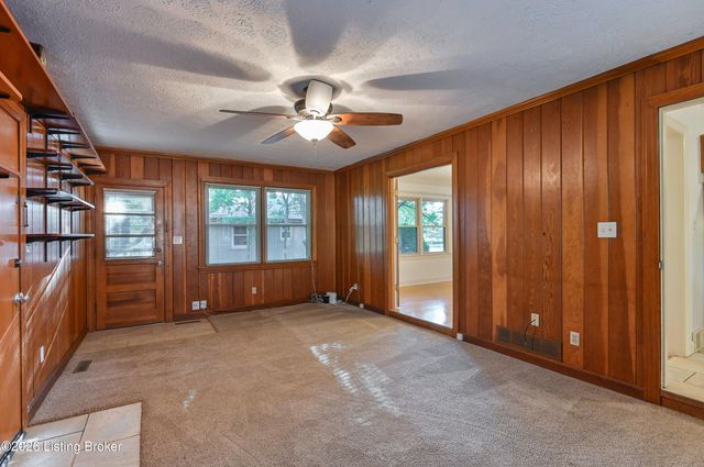 6312 Limewood Cir, Louisville, KY 40222