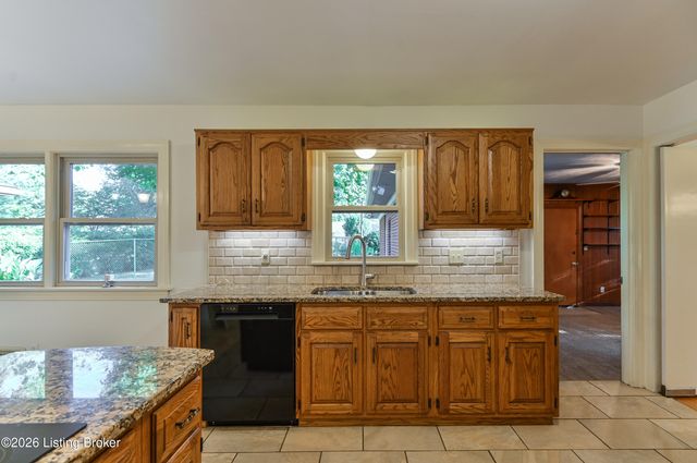 6312 Limewood Cir, Louisville, KY 40222