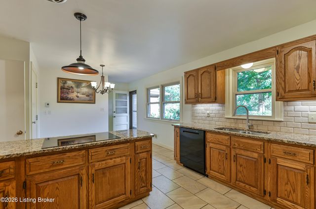 6312 Limewood Cir, Louisville, KY 40222