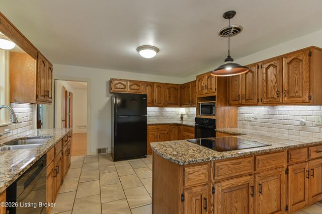 6312 Limewood Cir, Louisville, KY 40222