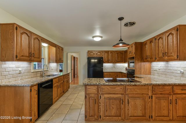 6312 Limewood Cir, Louisville, KY 40222