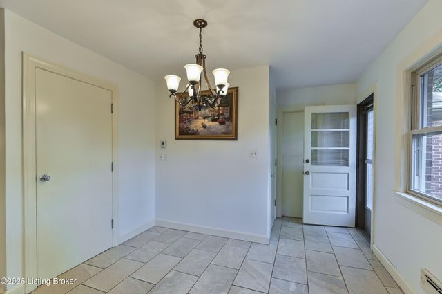 6312 Limewood Cir, Louisville, KY 40222