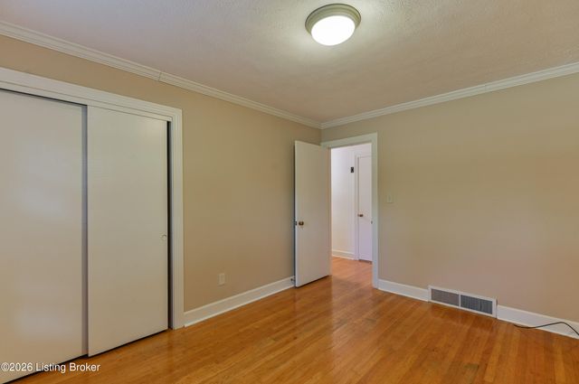 6312 Limewood Cir, Louisville, KY 40222