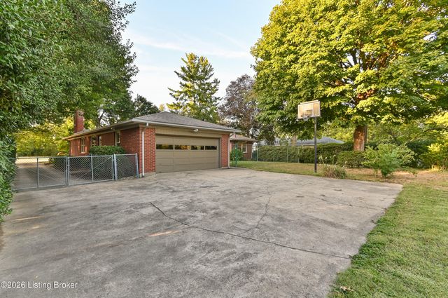 6312 Limewood Cir, Louisville, KY 40222