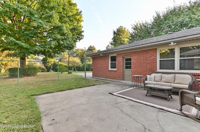6312 Limewood Cir, Louisville, KY 40222