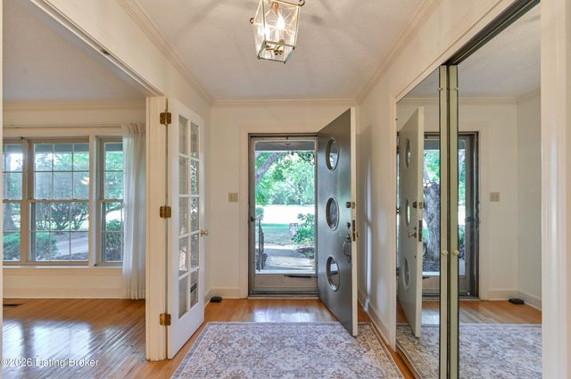 6312 Limewood Cir, Louisville, KY 40222