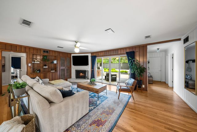 6122 E University Boulevard, Dallas, TX 75214