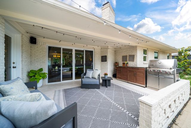 6122 E University Boulevard, Dallas, TX 75214