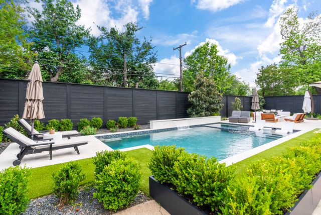 6122 E University Boulevard, Dallas, TX 75214