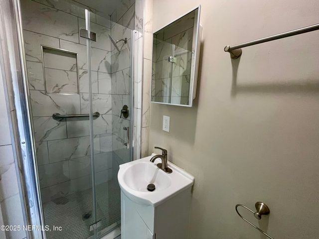 2112 SESSIONS Lane, Jacksonville, FL 32207
