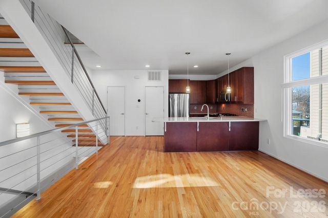 921 Westbrook Drive B, Charlotte, NC 28202