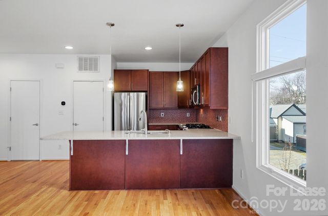 921 Westbrook Drive B, Charlotte, NC 28202