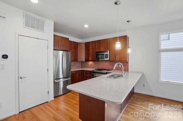 921 Westbrook Drive B, Charlotte, NC 28202