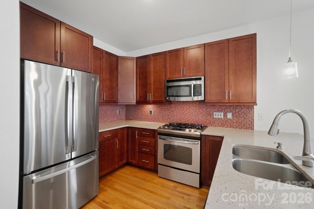 921 Westbrook Drive B, Charlotte, NC 28202