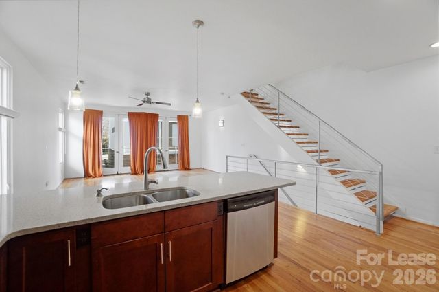 921 Westbrook Drive B, Charlotte, NC 28202