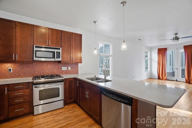 921 Westbrook Drive B, Charlotte, NC 28202