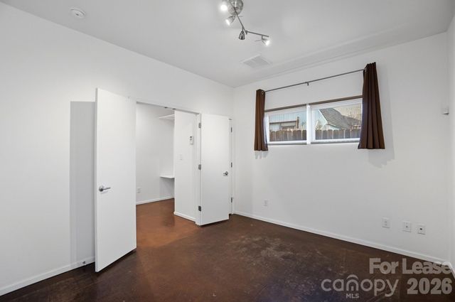 921 Westbrook Drive B, Charlotte, NC 28202