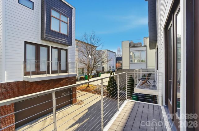 921 Westbrook Drive B, Charlotte, NC 28202