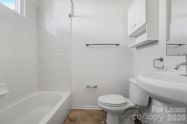 921 Westbrook Drive B, Charlotte, NC 28202