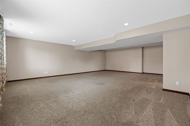 2405 Bridlewood Court, Marion, IA 52302