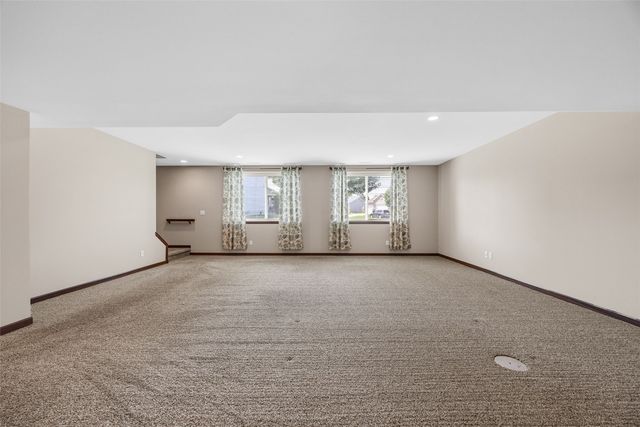 2405 Bridlewood Court, Marion, IA 52302