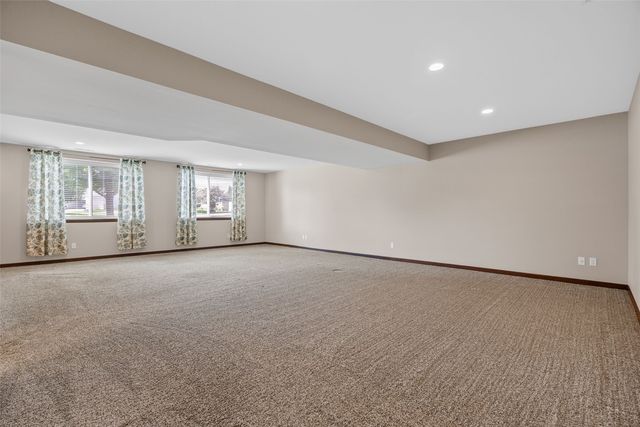 2405 Bridlewood Court, Marion, IA 52302