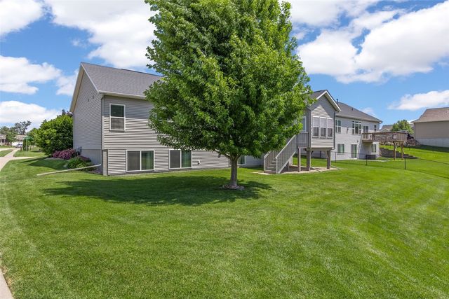 2405 Bridlewood Court, Marion, IA 52302
