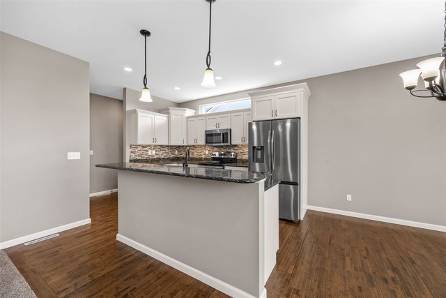 2405 Bridlewood Court, Marion, IA 52302