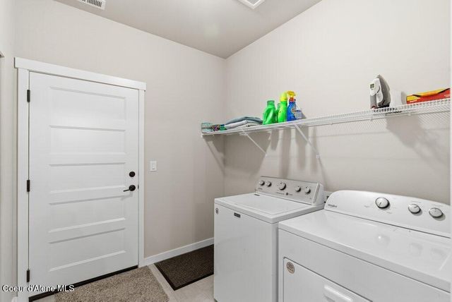 8703 W Hood ST, Rathdrum, ID 83858