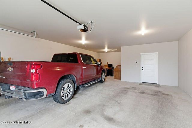 8703 W Hood ST, Rathdrum, ID 83858
