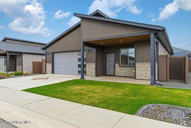 8703 W Hood ST, Rathdrum, ID 83858