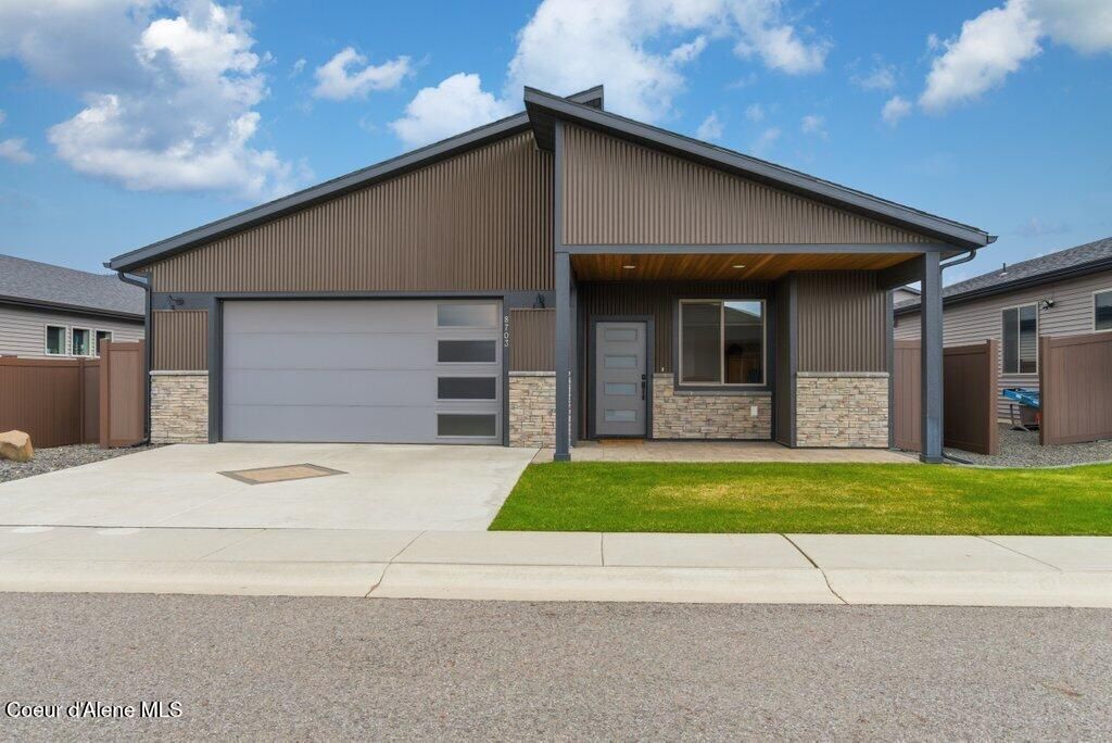8703 W Hood ST, Rathdrum, ID 83858