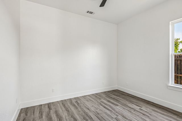 2504 Vaughn Boulevard, Fort Worth, TX 76105